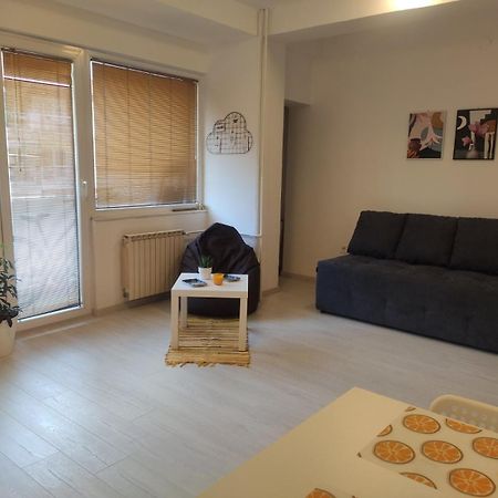 City Center White Apartment! スコピエ エクステリア 写真