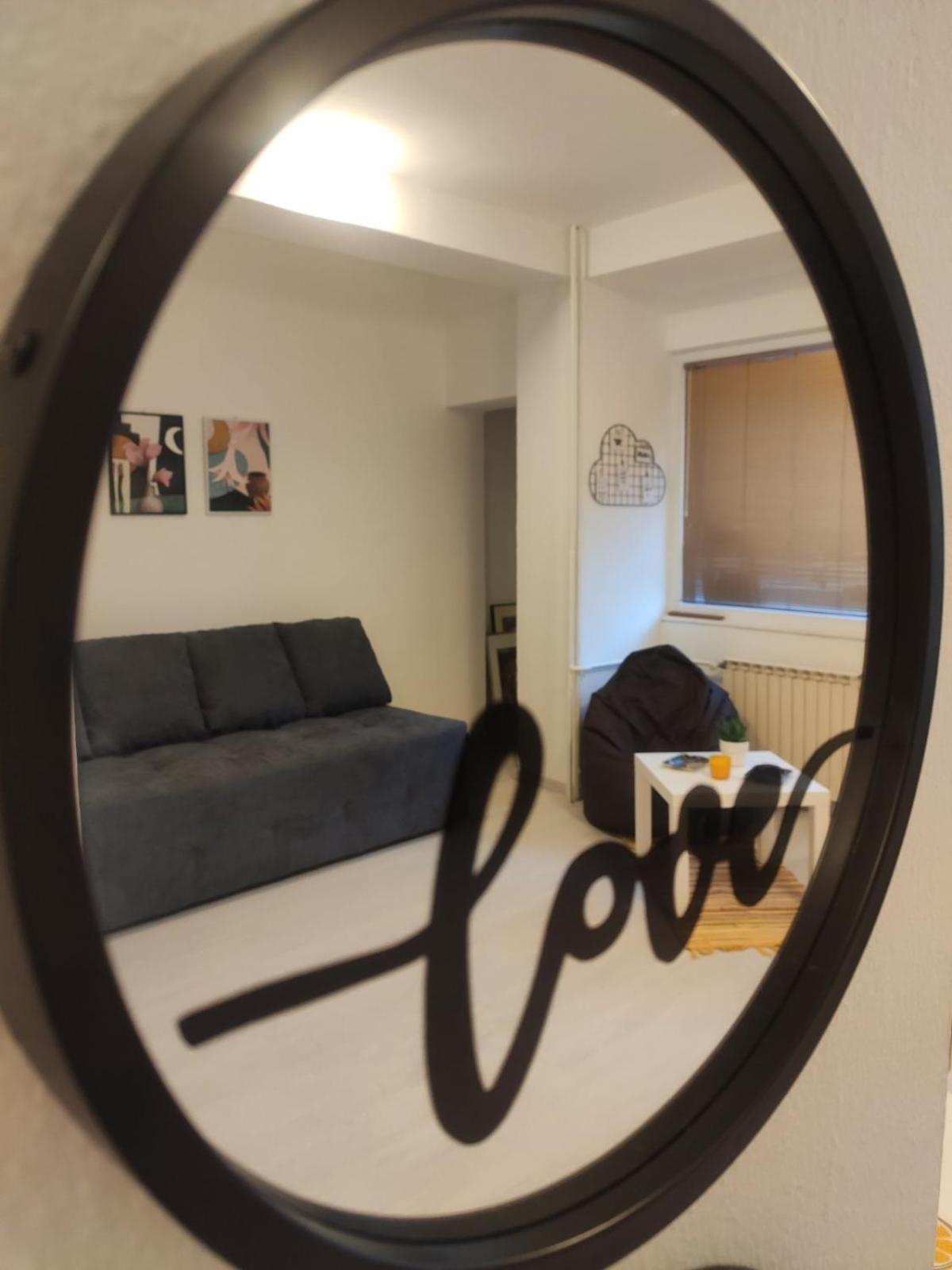 City Center White Apartment! スコピエ エクステリア 写真