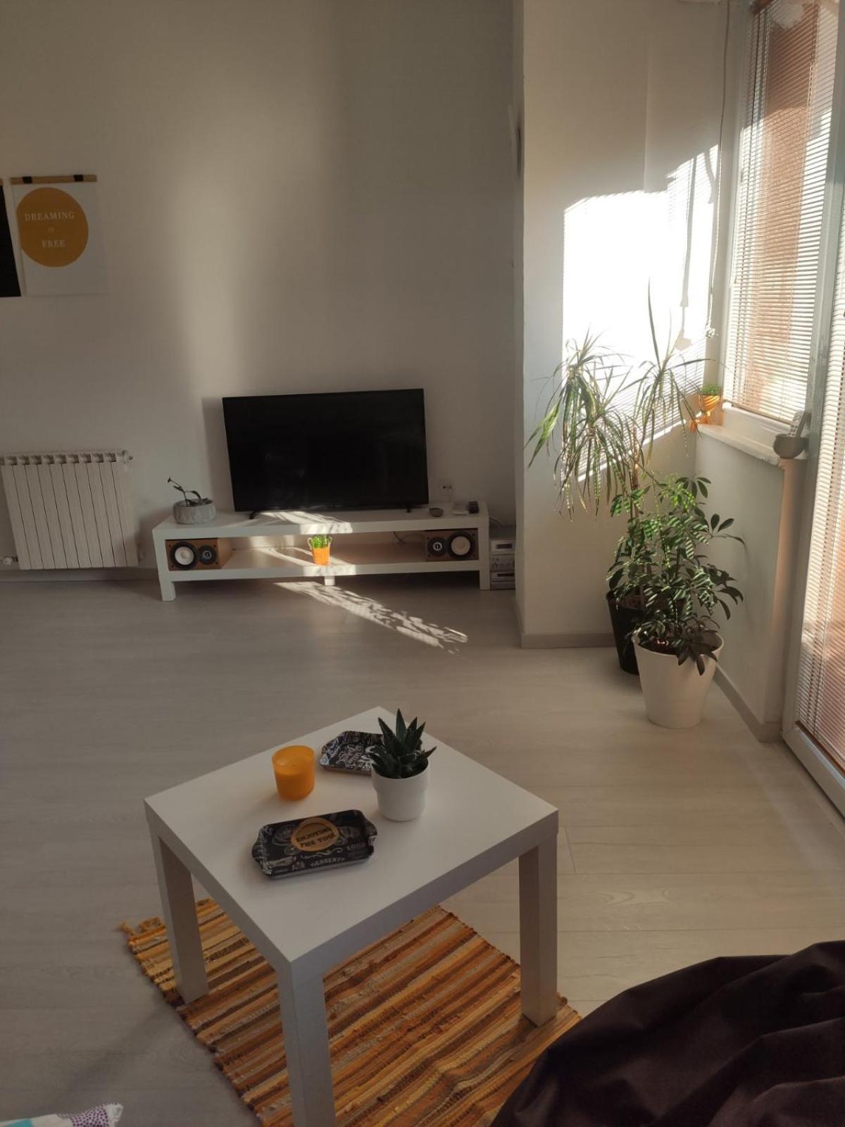 City Center White Apartment! スコピエ エクステリア 写真