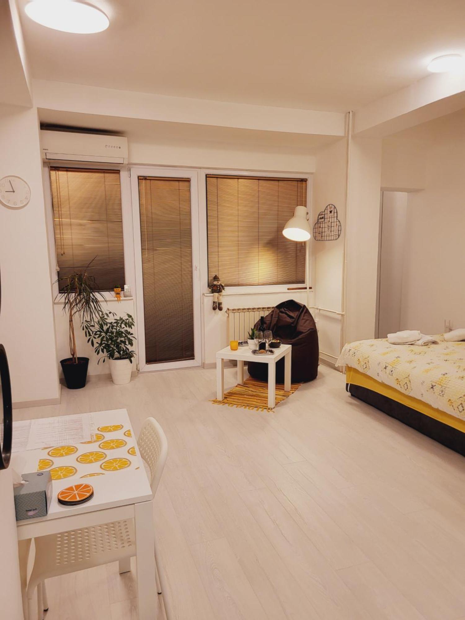 City Center White Apartment! スコピエ エクステリア 写真