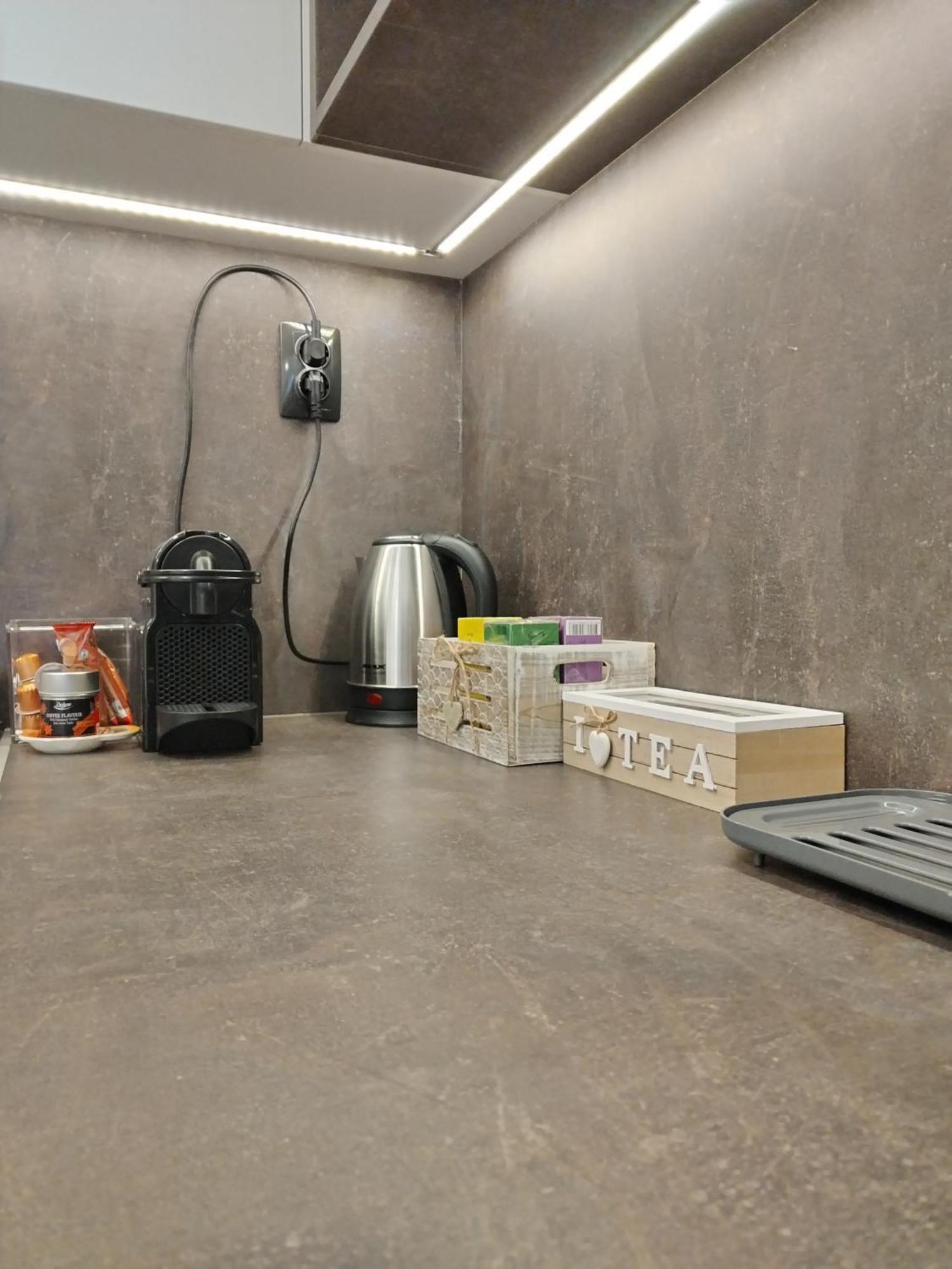 City Center White Apartment! スコピエ エクステリア 写真